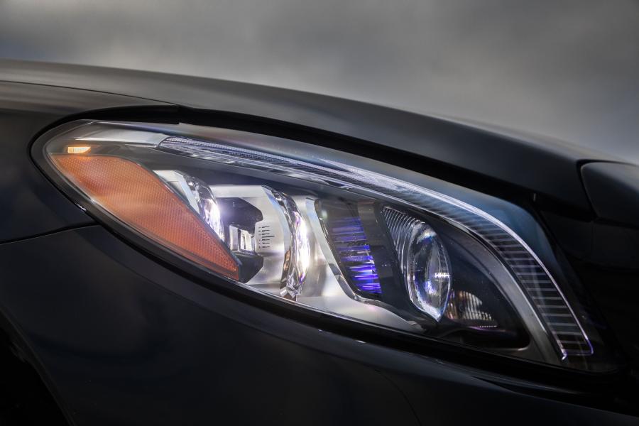 Детали экстерьера Mercedes-AMG C43 4Matic Coupe (C205) 2018 года  (NA) (фото 43 из 45)